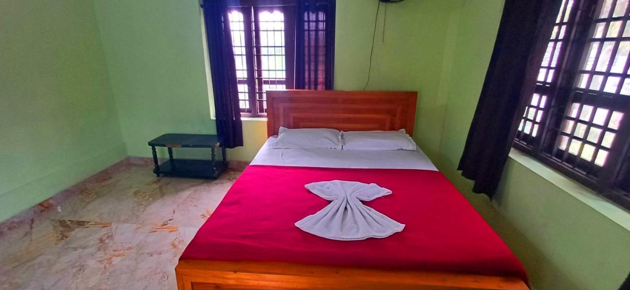 Empire Homestay Kalpetta Esterno foto