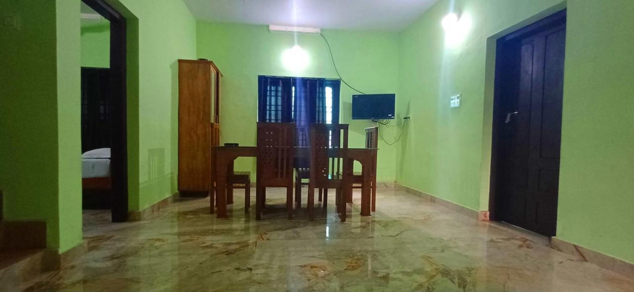 Empire Homestay Kalpetta Esterno foto