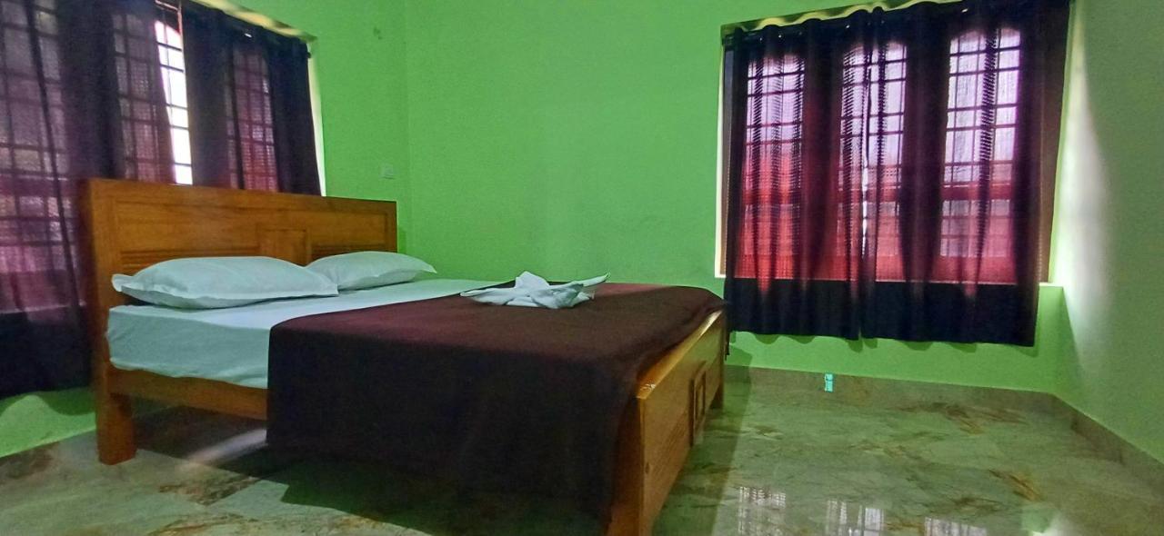 Empire Homestay Kalpetta Esterno foto