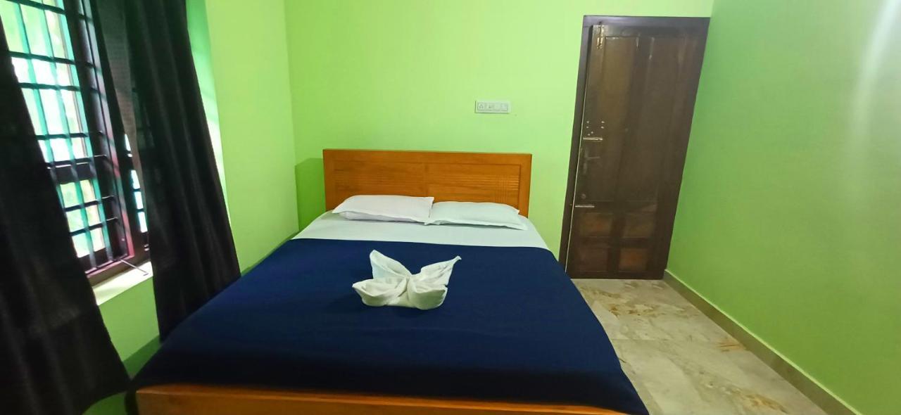 Empire Homestay Kalpetta Esterno foto