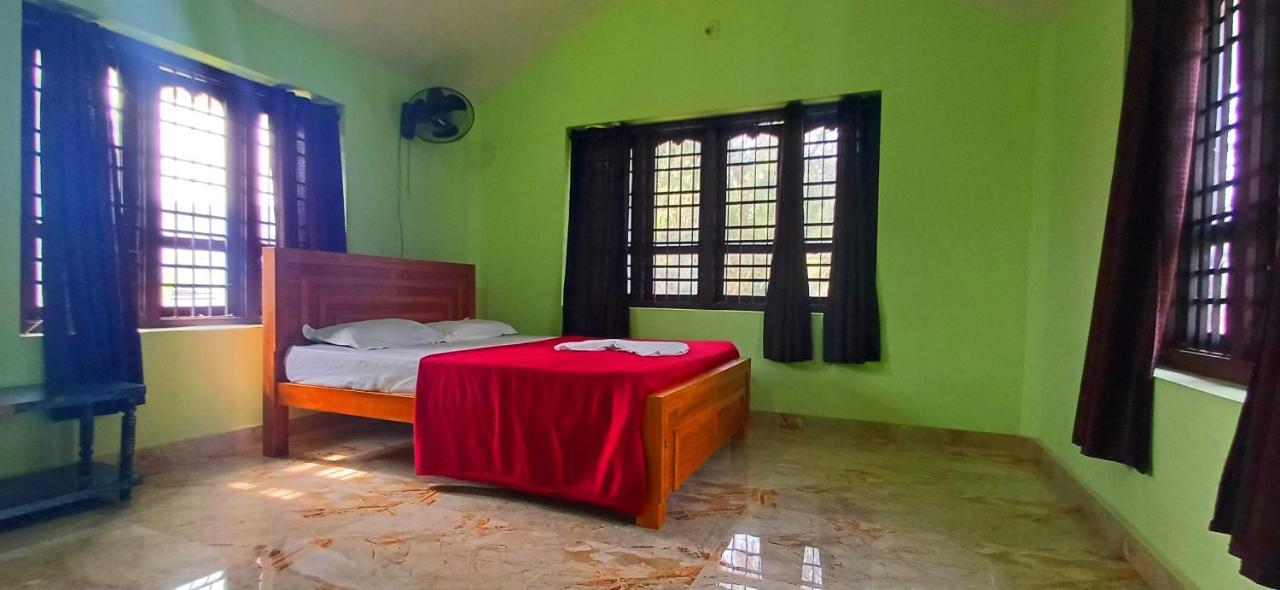 Empire Homestay Kalpetta Esterno foto