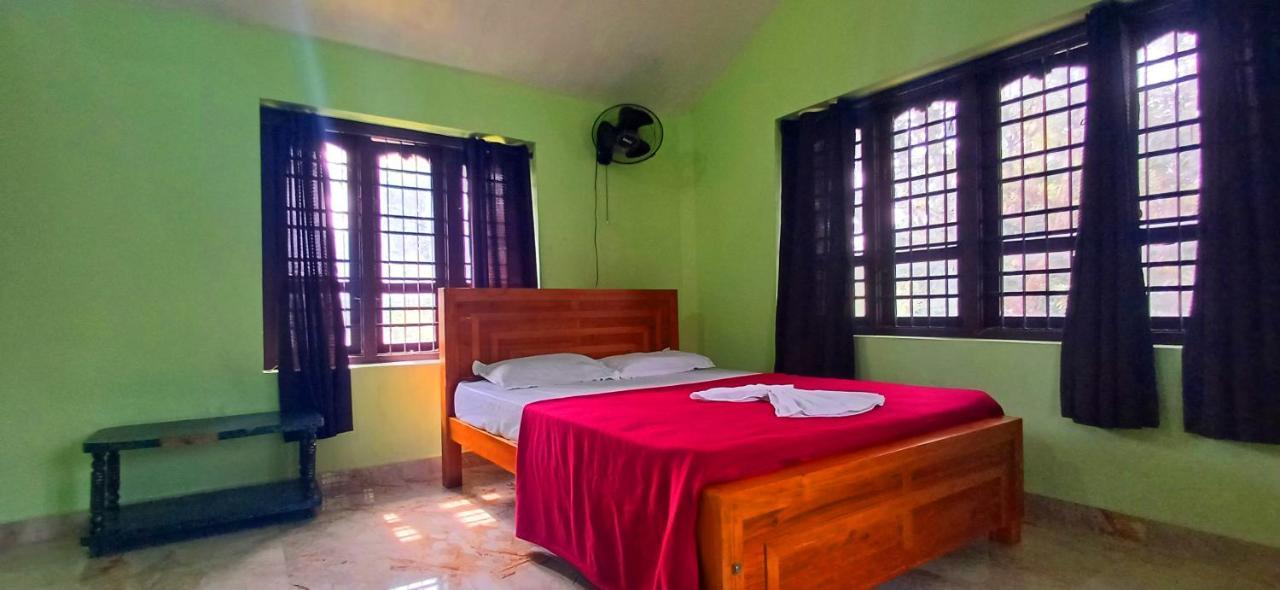 Empire Homestay Kalpetta Esterno foto